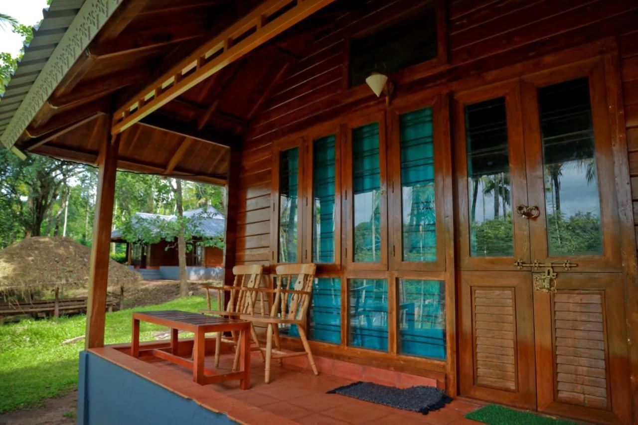 Royal Wooden Villa マナンタバディー エクステリア 写真